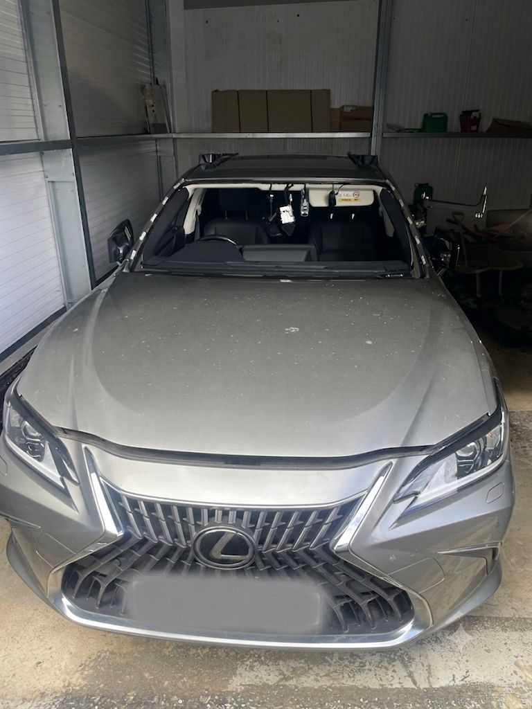 Lexus ES with the windscreen fully removed, showing the bare frame before fitting